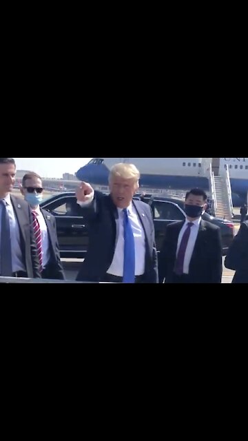 This Moment Between Trump and a Retiring Police Officer SAYS IT ALL