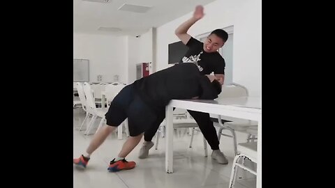 Best way to counter the surprise attacks for non professional in a street fight #shorts
