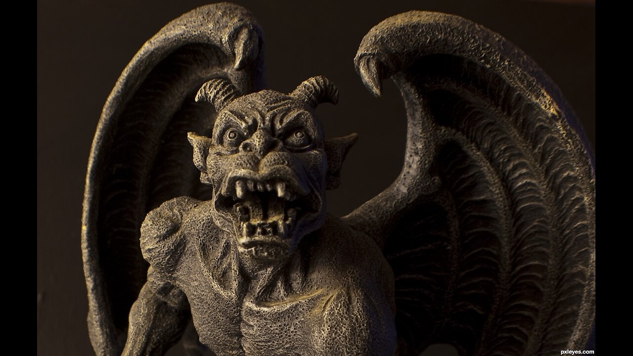 Gargoyle Greeps out Cousins on Missouri Highway