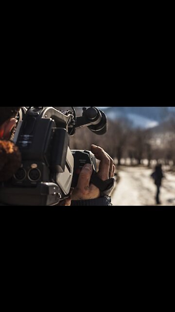 How videographers train