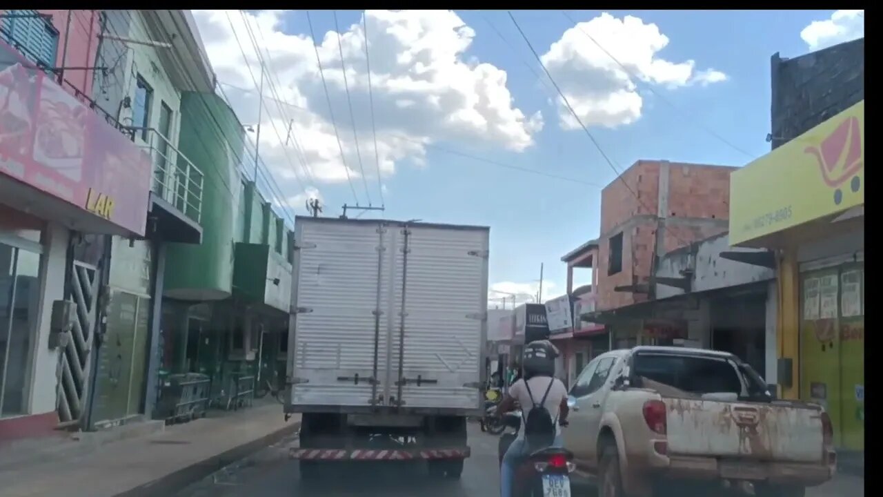 🚗 Explorando as Movimentadas Ruas do Centro Comercial de Parauapebas, Pará! 🌆