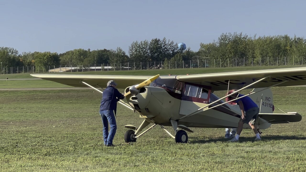 Starting a airplane motor with your hands