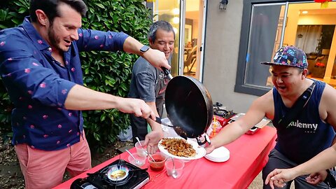 American making Char Kway Teow | Kedai Makan Kumaar