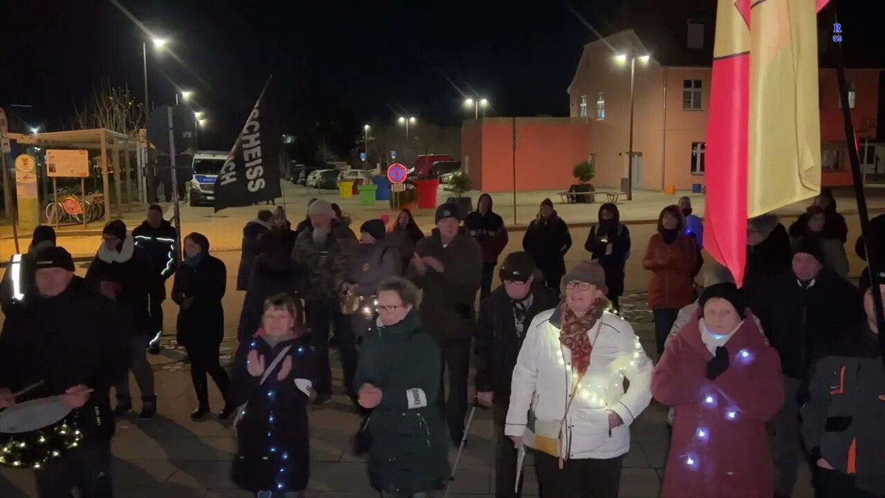 Wolgast - Stefan - kündigt Maria an - sie sagt weshalb man weiter Demonstrieren sollte 03.01.2023