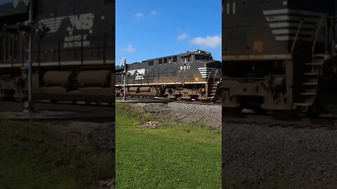 3 Norfolk Southern Pulling Through Bucyrus Train Horn #train #trainhorn #asmr #norfolksouthern