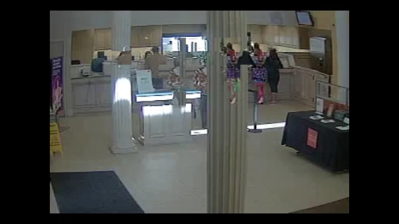 Adam Frasch At The Bank With Kids Shortly After Murdering Samira Frasch