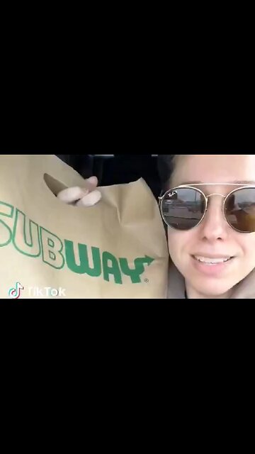 This Woman Is Blown Away How Much She Just Paid For A Tuna Salad And Turkey Sub At Subway