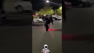 YAMAHA MT125 1 HAND WHEELIE