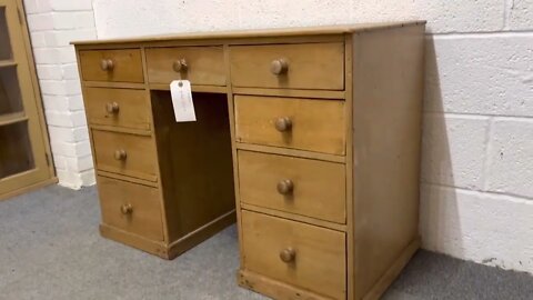 Small Children’s Victorian Pine Pedestal Desk (V3905B)