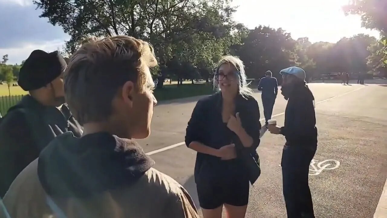 Two girls at speakers corner told a man to stop staring at them #speakers corner