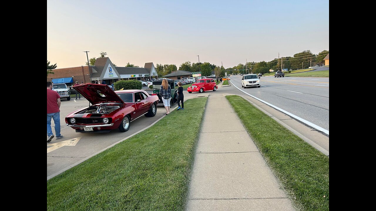 CRUISIN THE SALT LICK STRIP CAR CRUISE SHOW