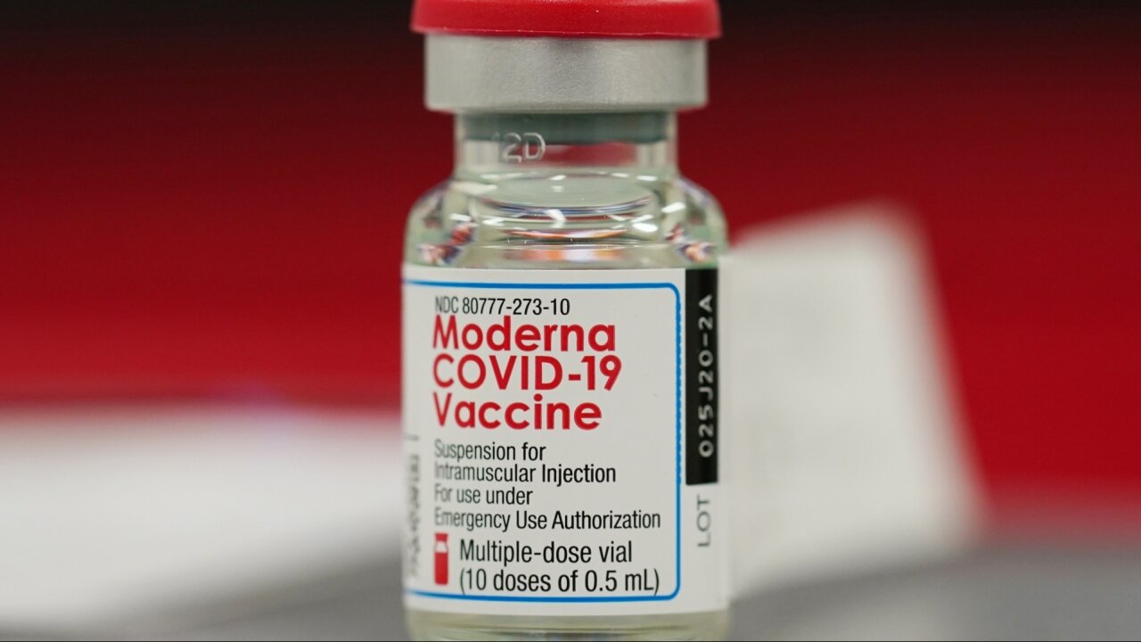 FDA Panel Endorses Moderna COVID Vaccine Booster Shot