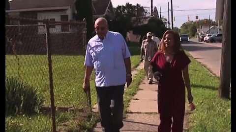 Reverend Horace Sheffield encouraging the community to get vaccinated