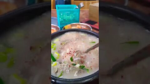 #shorts #Korea #restaurant This is the oldest restaurant in Seoul.Ox bone soup(Sul-rong-tang)