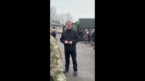 A Russian cruise missile flew over Fmr. Ukro-President Poroshenko... Lucky bastard!!!