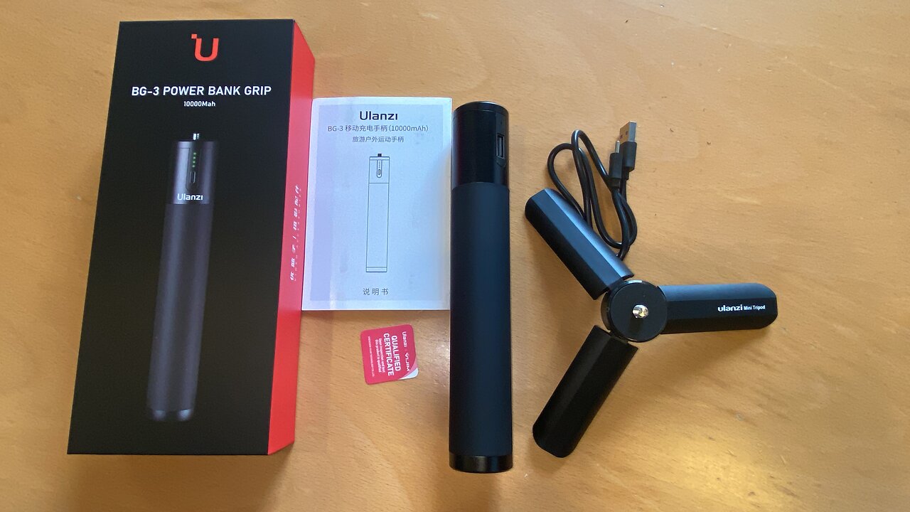 Un-BoXing & Look at ULANZI Battery Handle Grip BG-3 10000mAh Power Bank Charger Tripod Monopod Carry