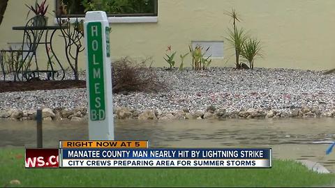 Man reports nearly getting struck by lightning on Holmes Beach