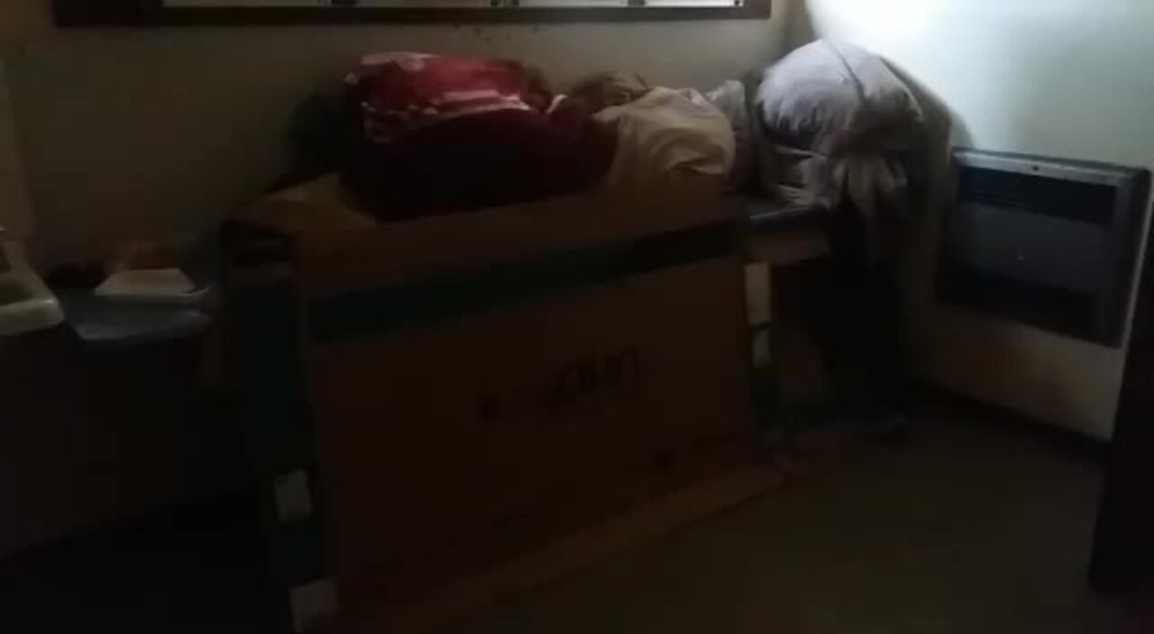 SOUTH AFRICA - Johannesburg - Homeless shelter (videos) (T5j)