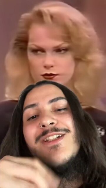 Taylor Swift uncanny resemblance. Interesting ritual during the concert.