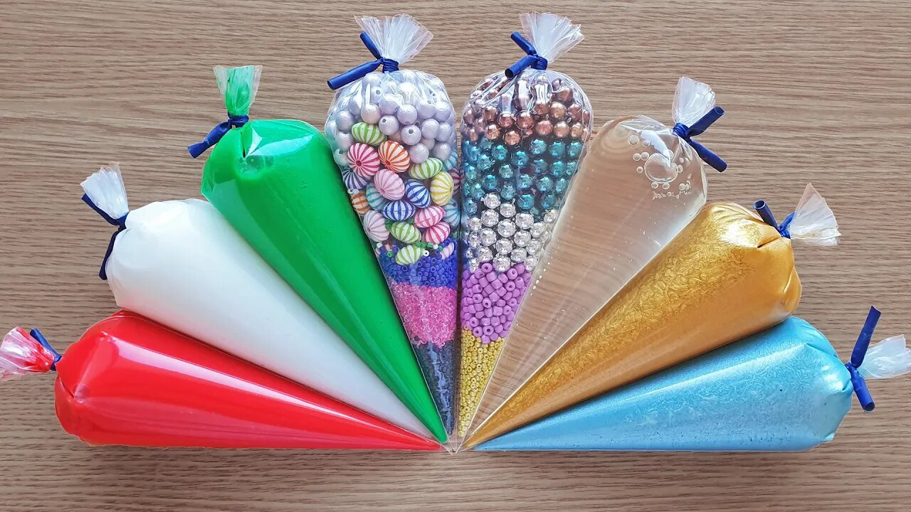 Making Crunchy Slime with Piping Bags #164