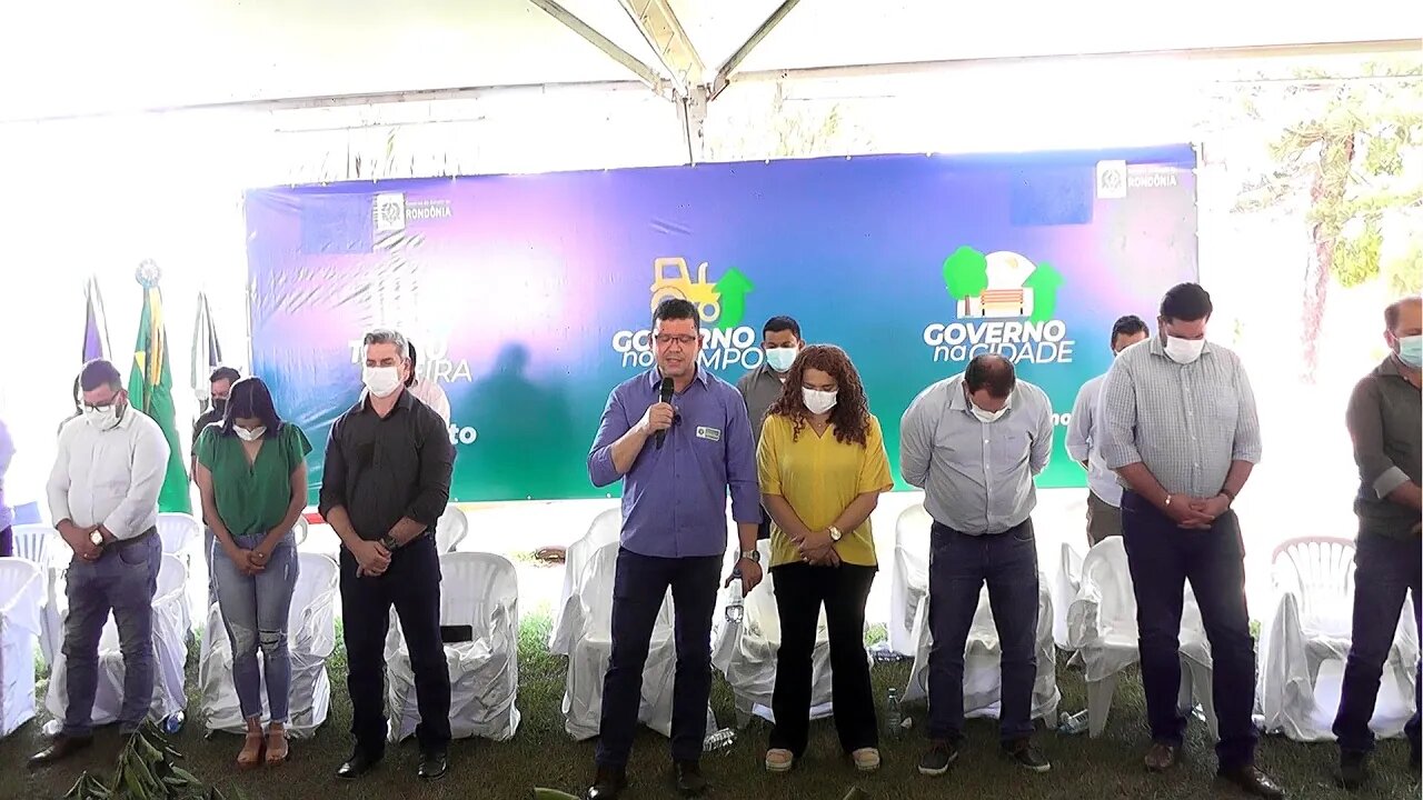 Governador Marcos Rocha emociona a todos com uma oração no termino do evento