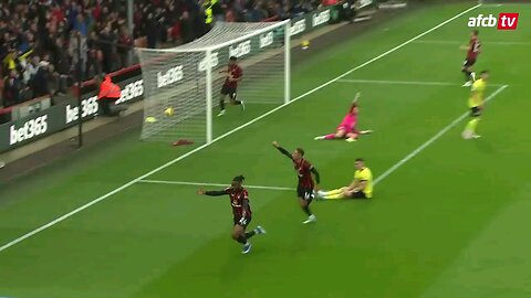 40-yard_Philip_STUNNER_earns_first_league_win_of_season___AFC_Bournemouth_2-1_Burnley