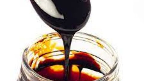 How to Make Balsamic Glaze