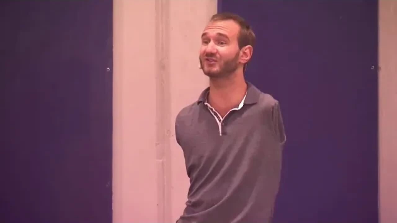 Prisoners applauding Jesus Christ