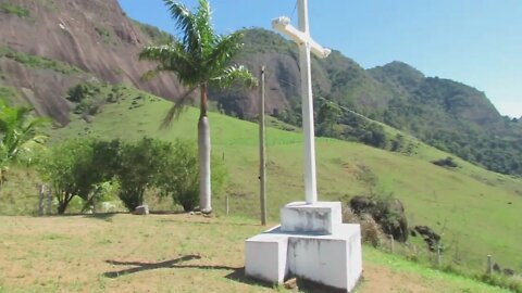 A Igrejinha da Pedra ou Capelinha de Santo Antônio em Ibiraçu