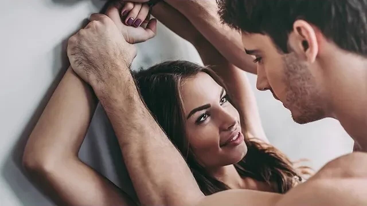 12 Things Men Do That Women Love