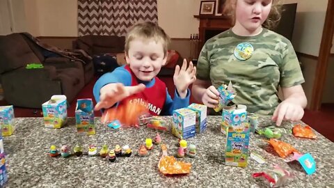 Unboxing Krabby Patty with Surprise