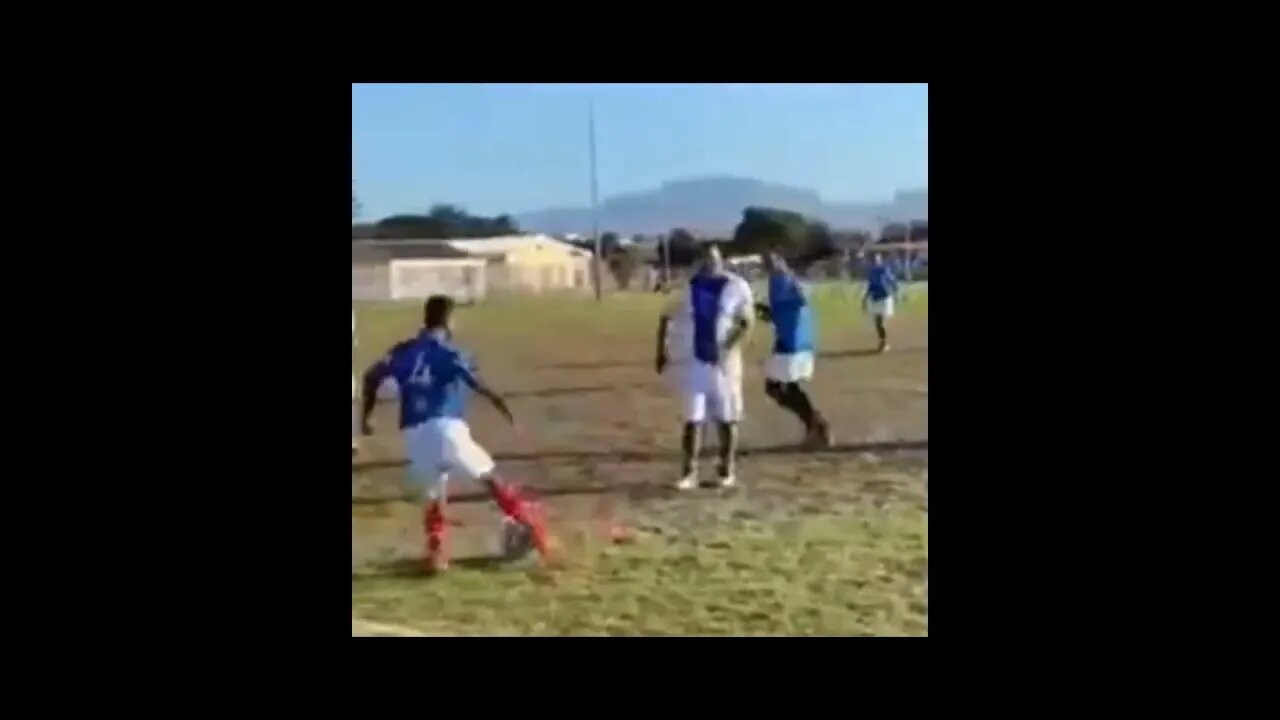 Number 8 is avoiding the ball 🤣