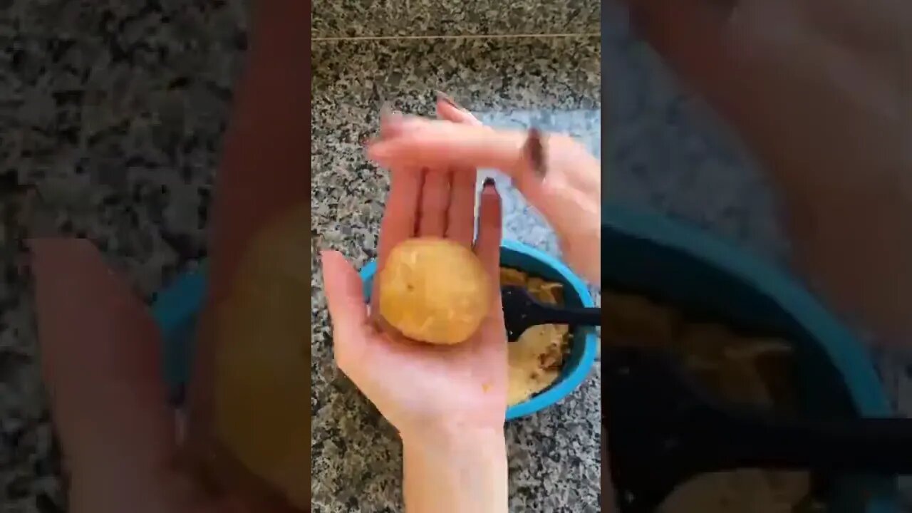 BOLINHO DE BATATA, FRANGO E QUEIJO 😋💚 | Receitas #Shorts