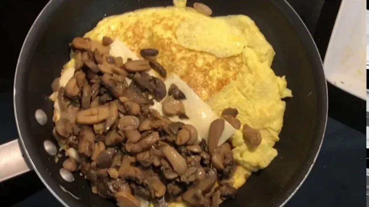 Walters knife, an omelette, and a gecko eating a moth