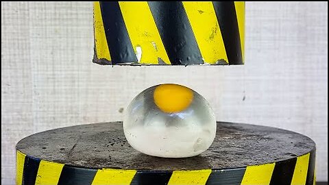 Egg Anti-stress vs Hydraulic Press