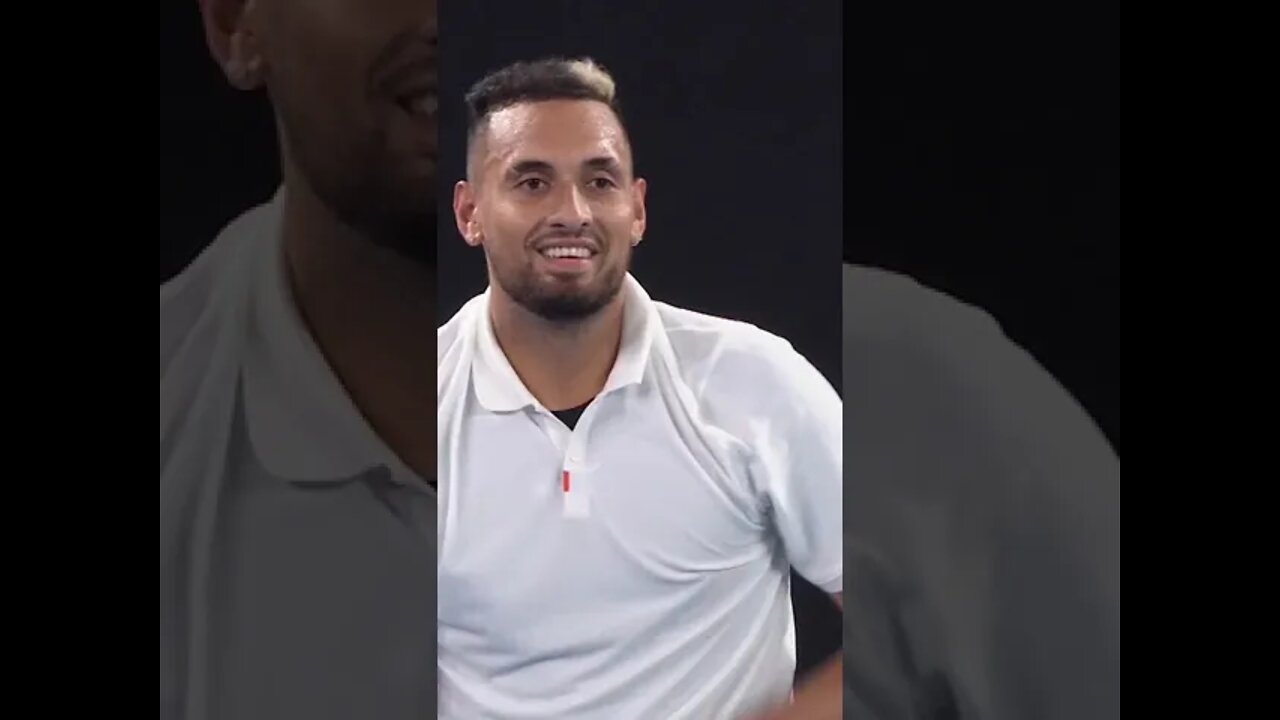 Fan: Marry me Roger Federer! 😂😂