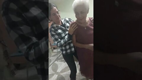 Mazinha e Tia Maria, só no passinho!😁