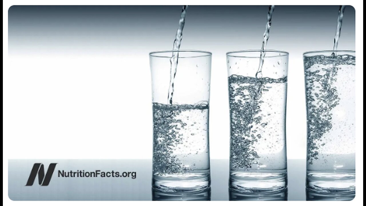 How Many Glasses of Water Should We Drink a Day?