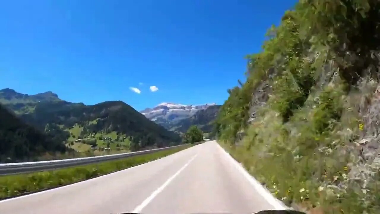 23 * Is the scenery different? Traveling with a camera, Italian roads