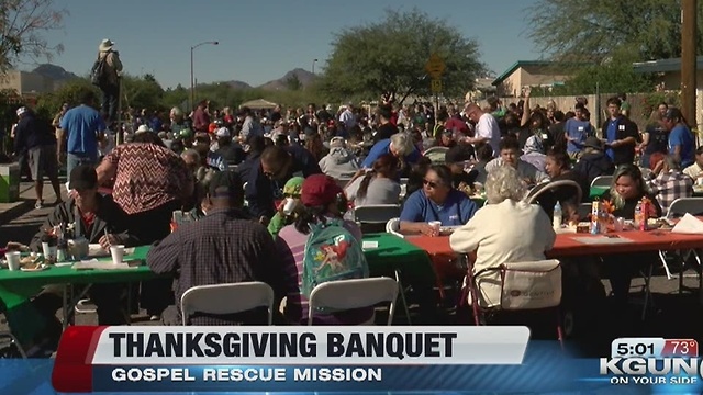 Thousands attend Thanksgiving dinner in Tucson