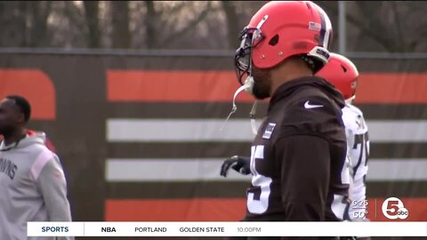 Myles Garrett serves as accountability lesson after minor discipline from Browns