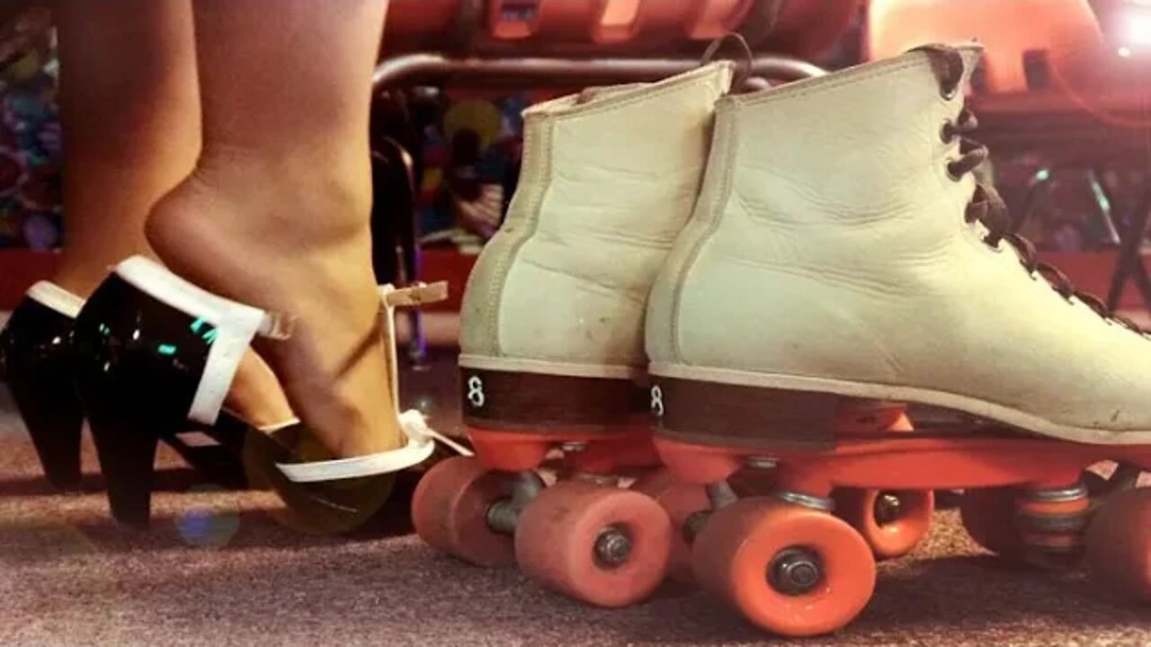 Pin Up Girls Roller Skating