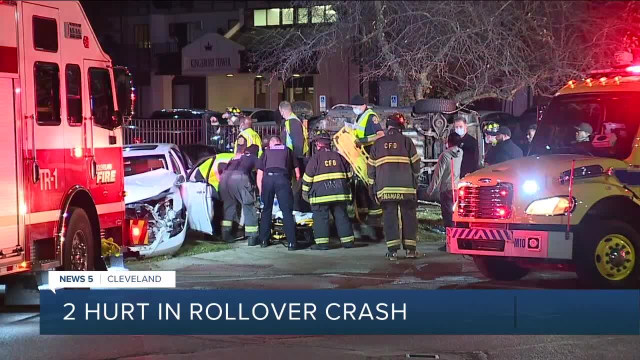 2 hurt in rollover crash