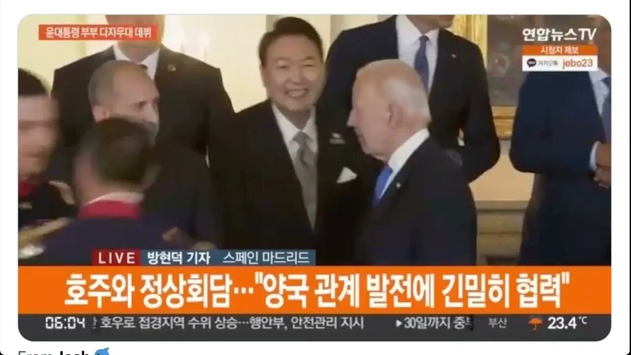 笑，然後非常尷尬