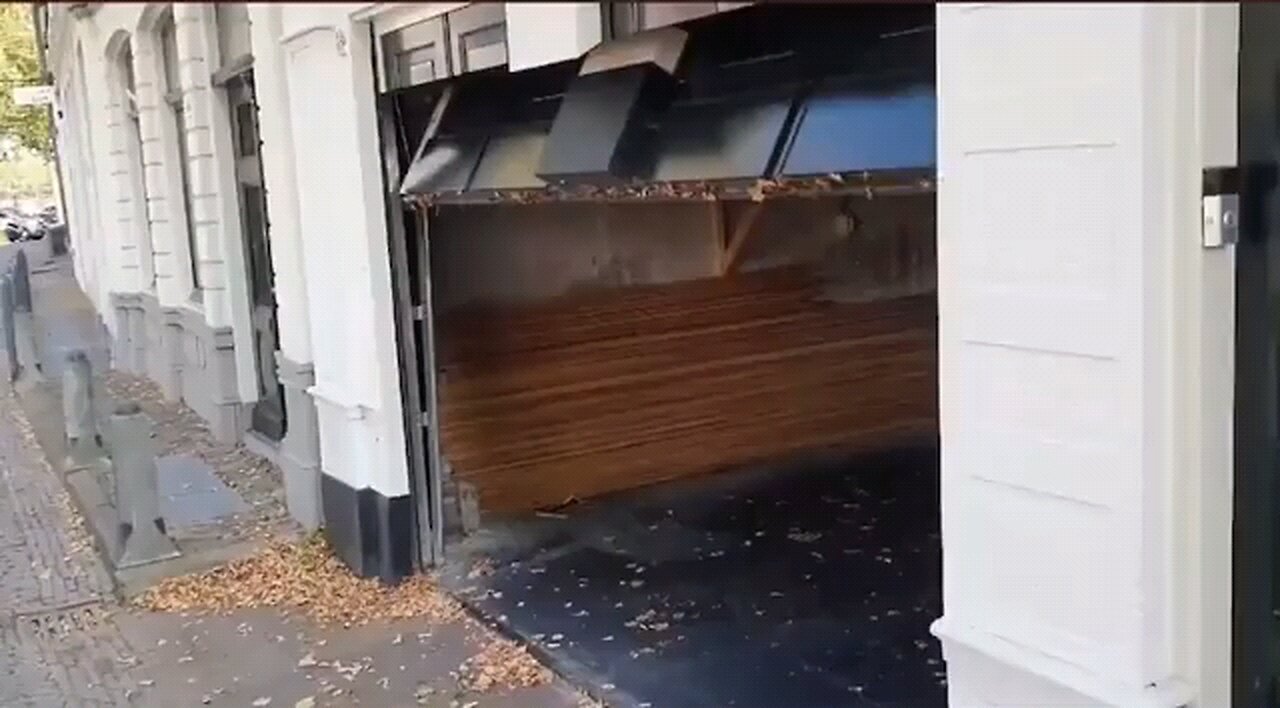 This great Garage Door design