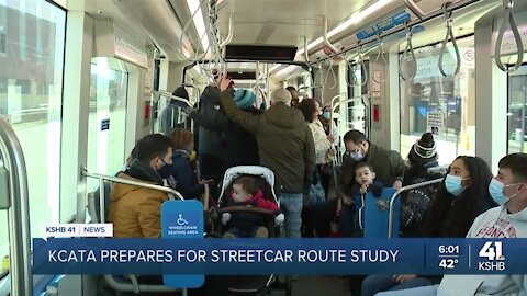 Commuters, businesses react to KC Streetcar route expansion from east to west