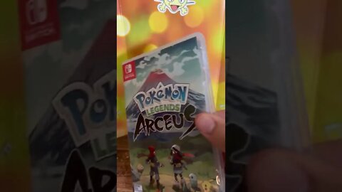 Unboxing Pokémon Legends Arceus