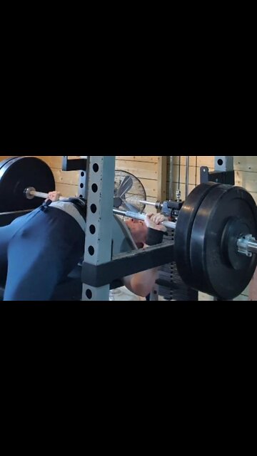 Easy Peasy 105 Kgs Paused Bench Press Single.
