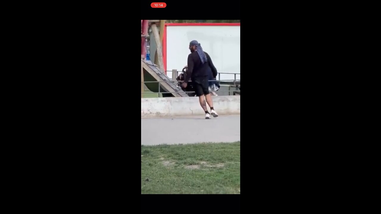 Syrian Refugee stabs 8 kids and 2 Adults