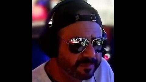 Larry cracks up when I ask about the donut in Home Alone.. #larryhankin #radioshow